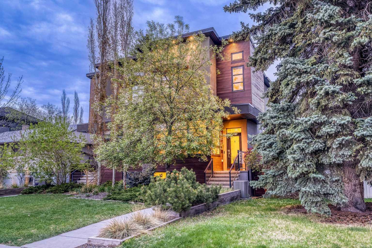 Property Photo: 4130 16 Street SW AB T2T 4H6