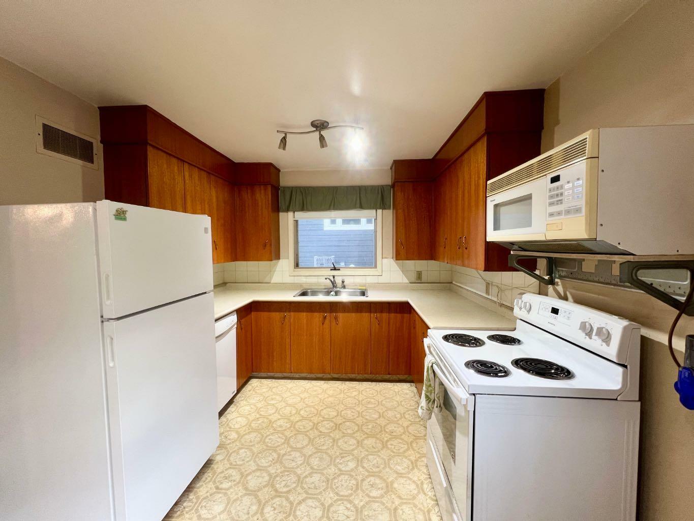 Property Photo: 333 5 Street E AB T0J 0Y4
