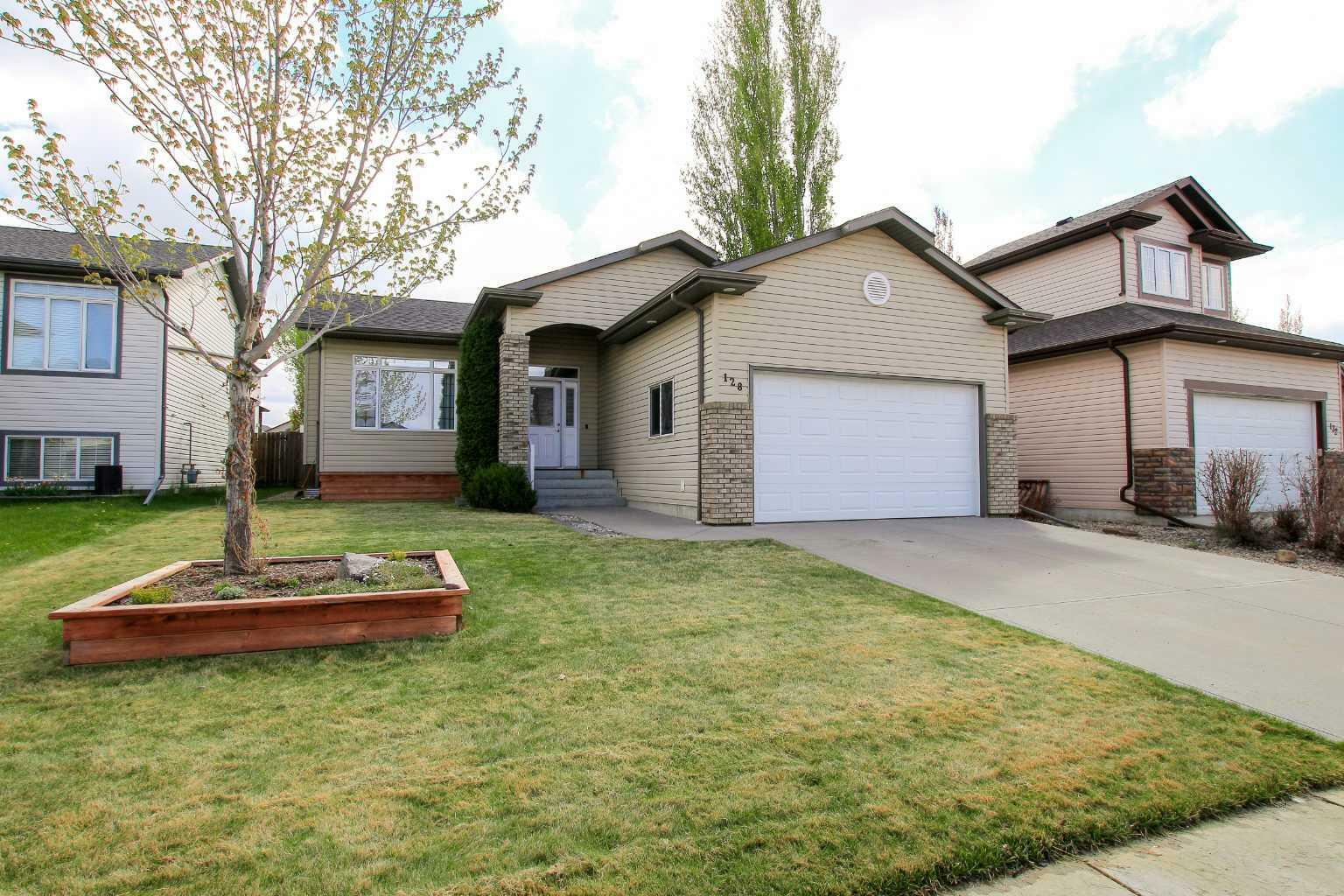128 Ingle Close  Red Deer AB T4R 3S2 photo