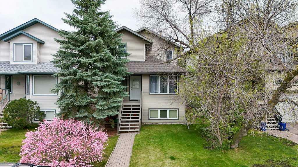 Property Photo: 5009 41 Street AB T4S 1B9
