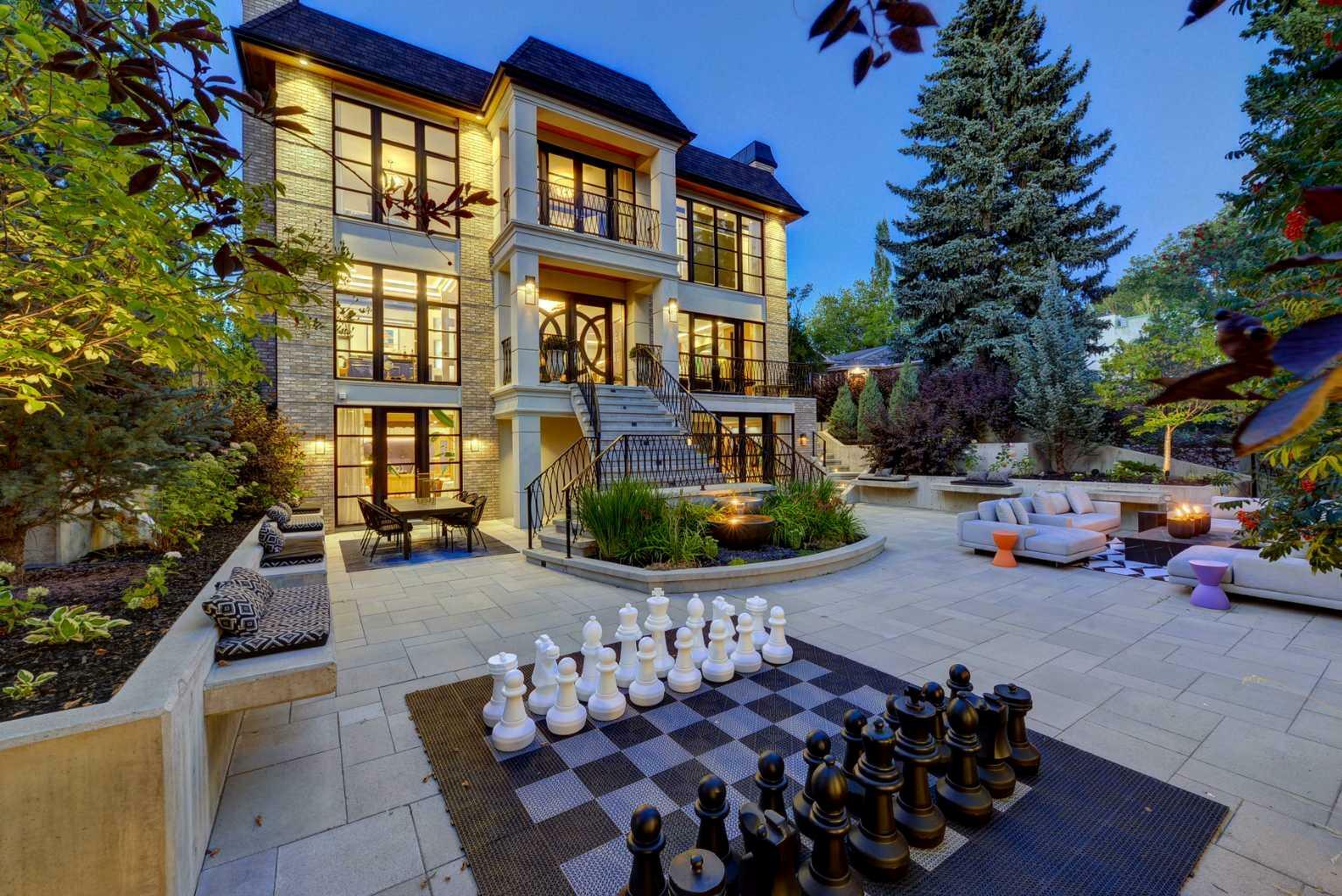 Property Photo: 1118 Premier Way SW AB T2T 1L6