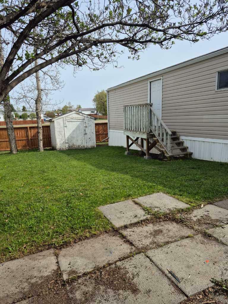 6834 59 Avenue 208  Red Deer AB T4P 1C9 photo