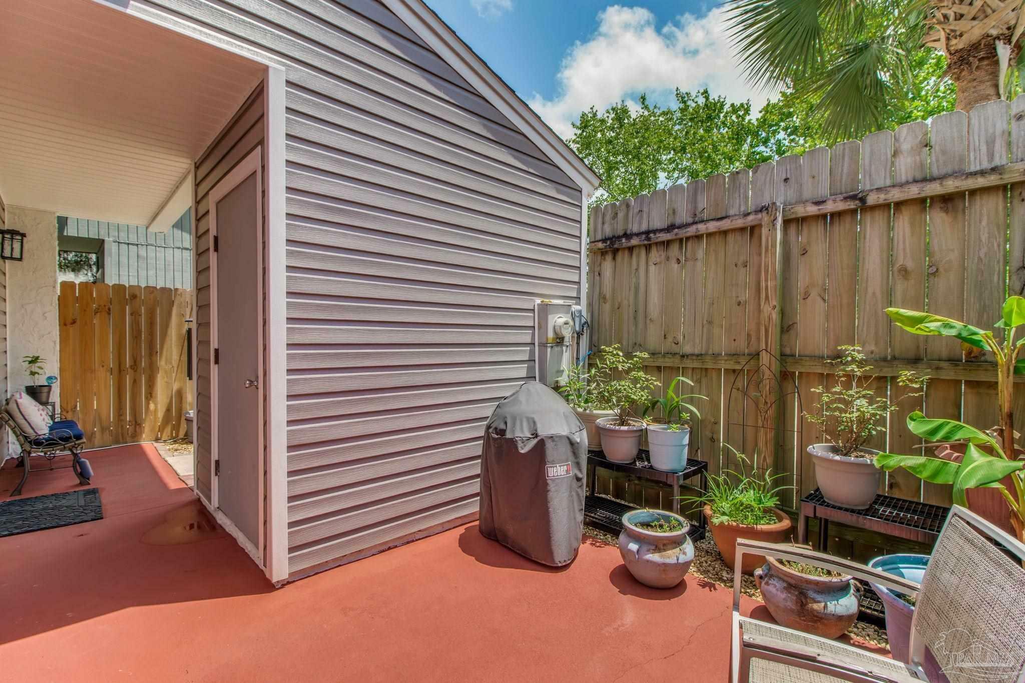 Property Photo: 3248 Fernwood Dr FL 32563