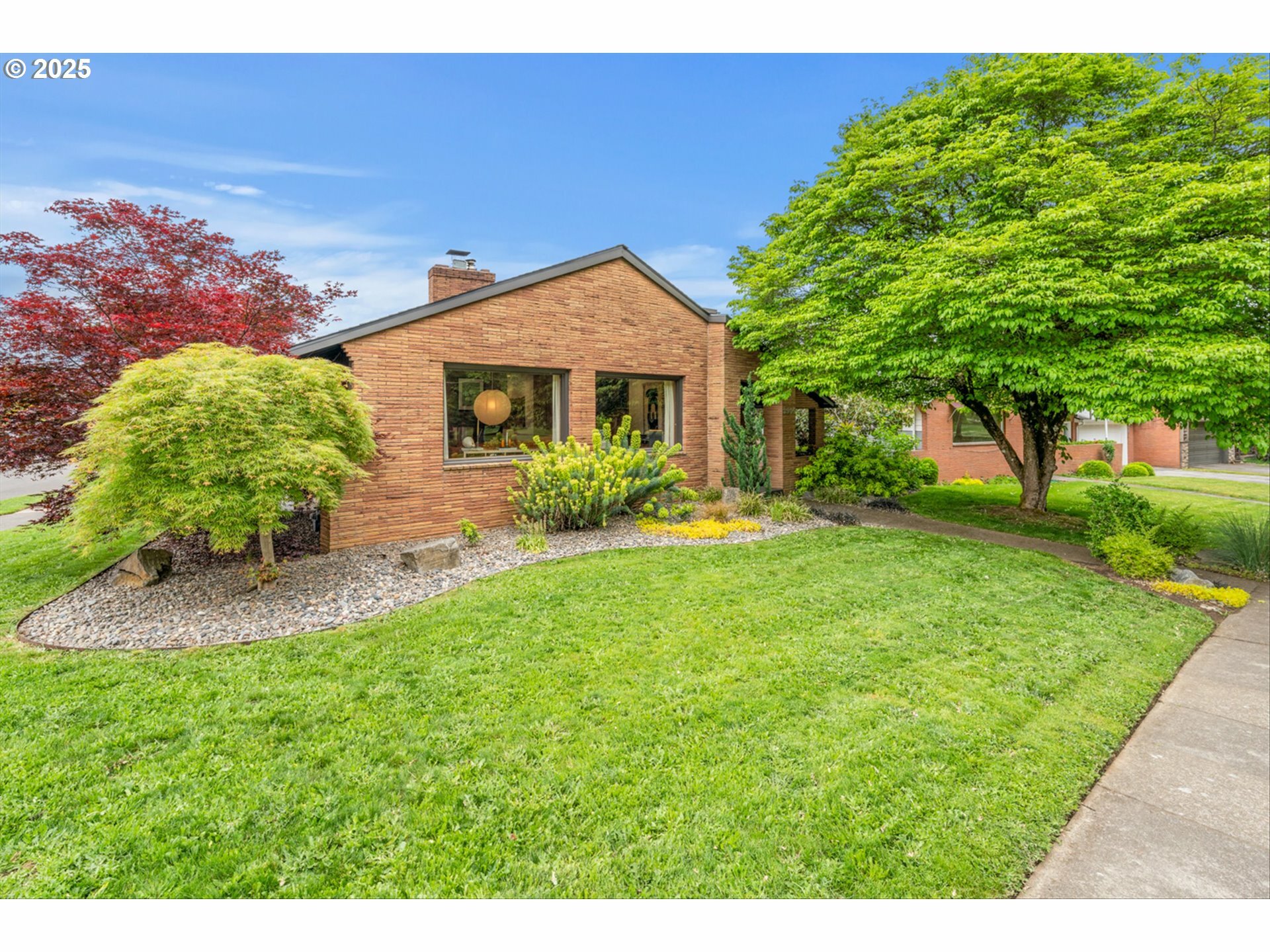 3905 NE Holman St  Portland OR 97211 photo