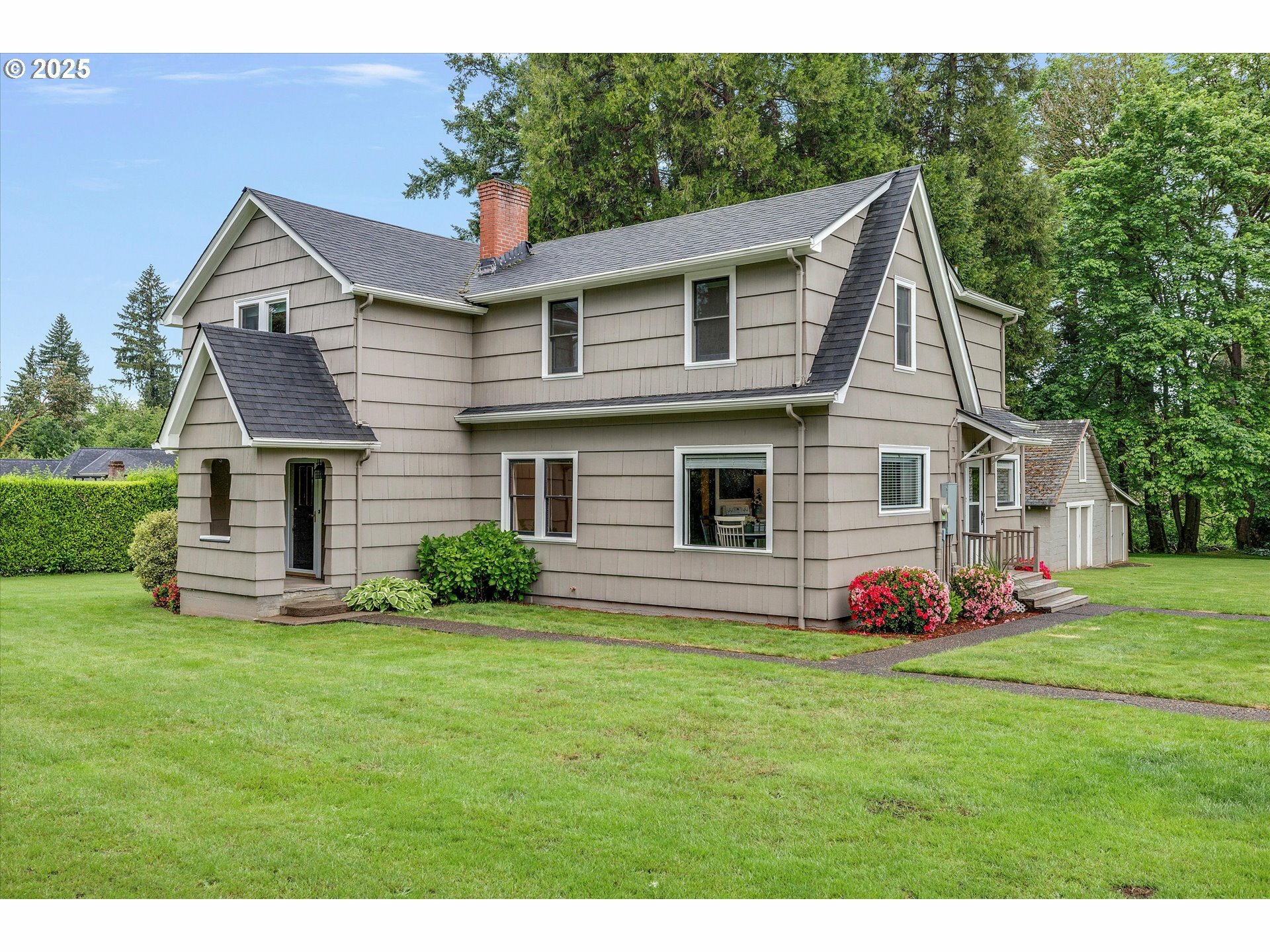 Property Photo: 14097 Livesay Rd OR 97045
