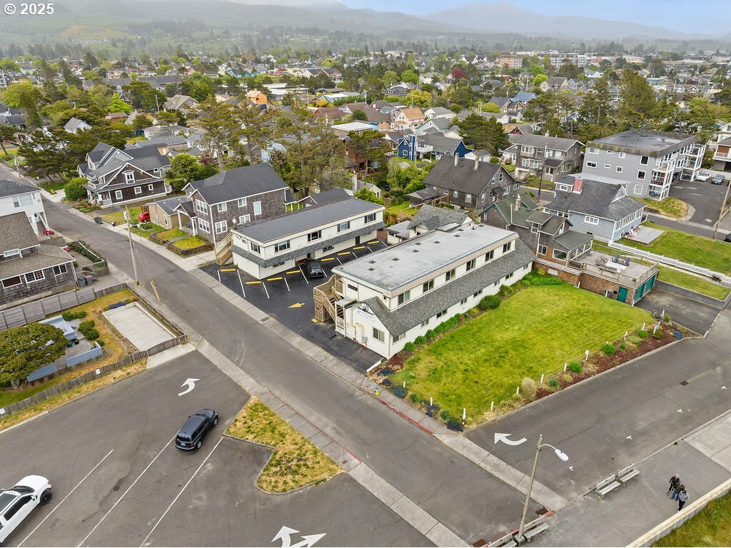 Property Photo: 1022 N Prom 201 OR 97138