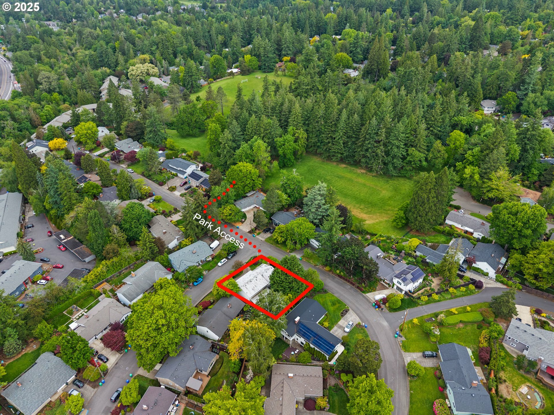 Property Photo: 5304 SW 34th Pl OR 97239