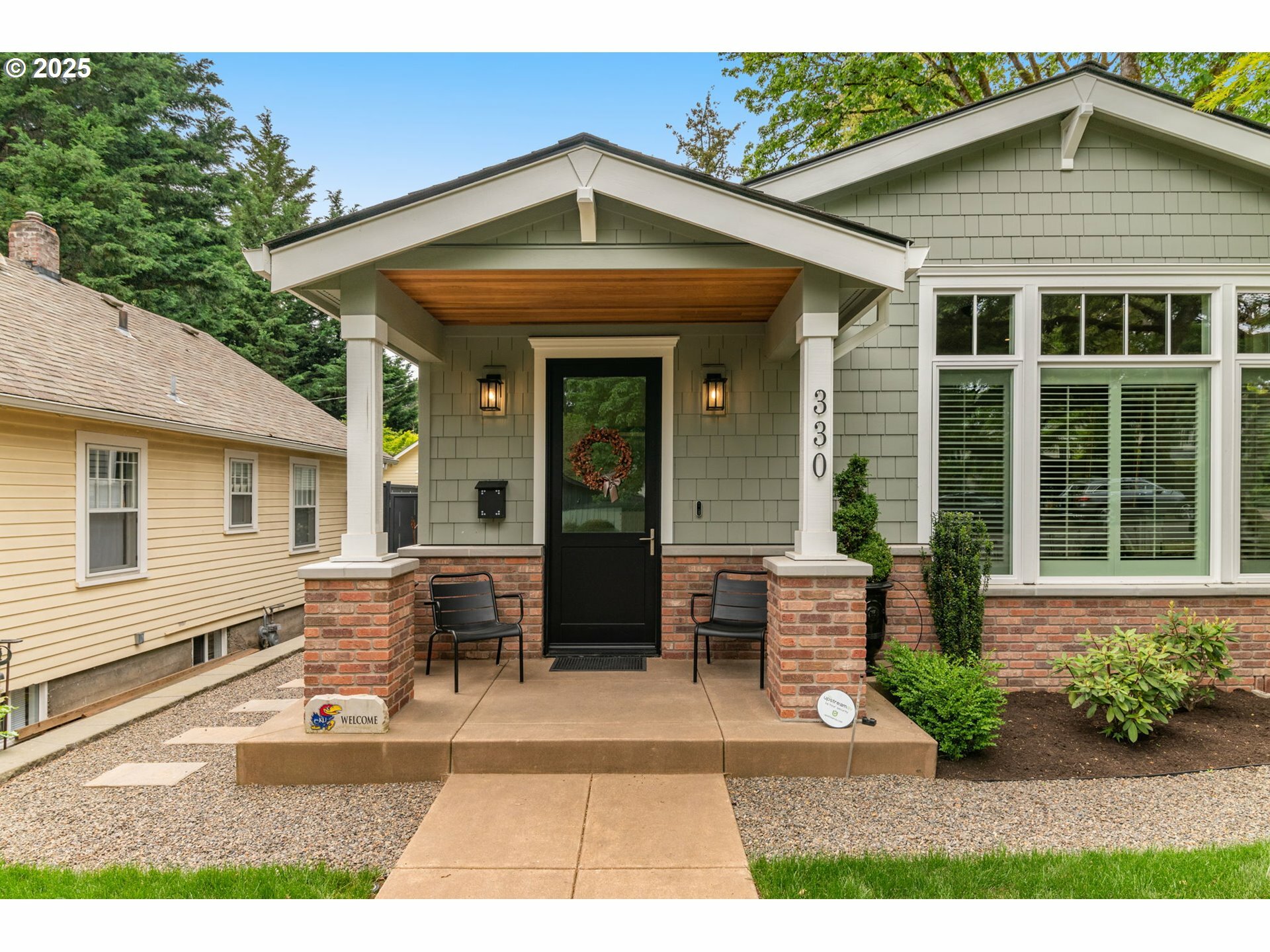 Property Photo: 330 6th St OR 97034