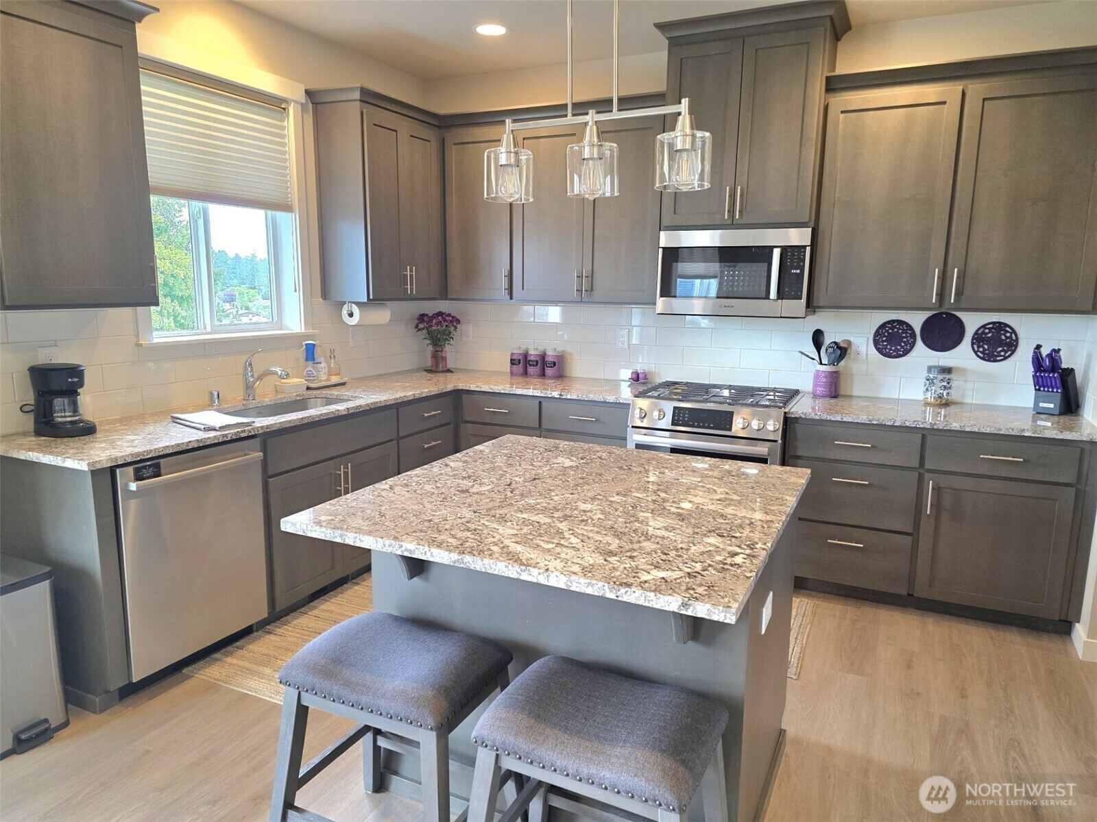 Property Photo: 10618 Palisades Street SE WA 98597