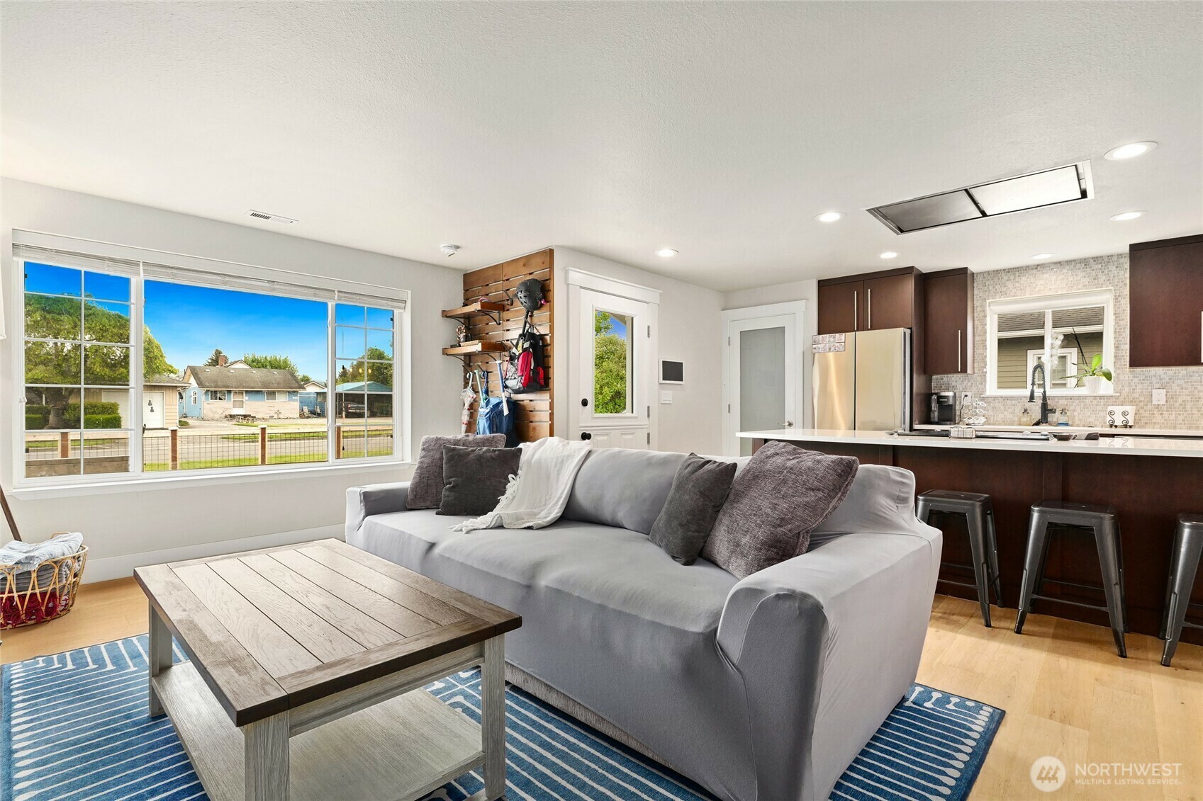 Property Photo: 1936 Harding Street WA 98022