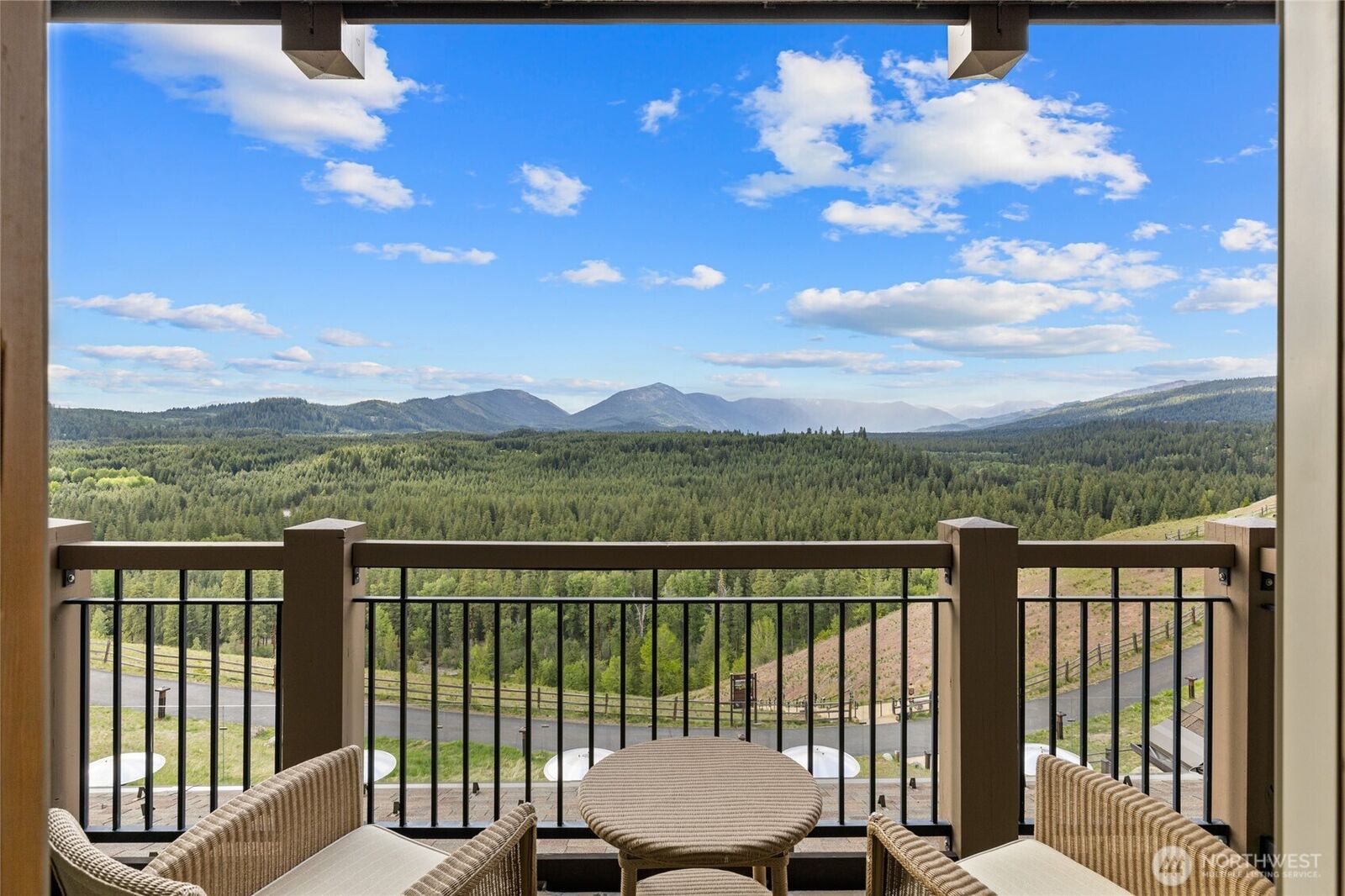 Property Photo: 3600 Suncadia Trail 2059 WA 98922