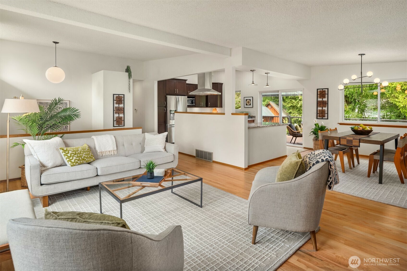 Property Photo: 10642 32nd Avenue SW WA 98146