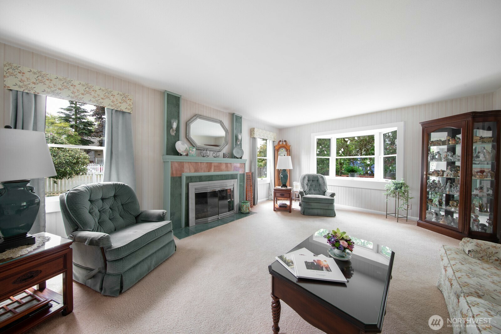 Property Photo: 9653 7th Avenue NE WA 98115
