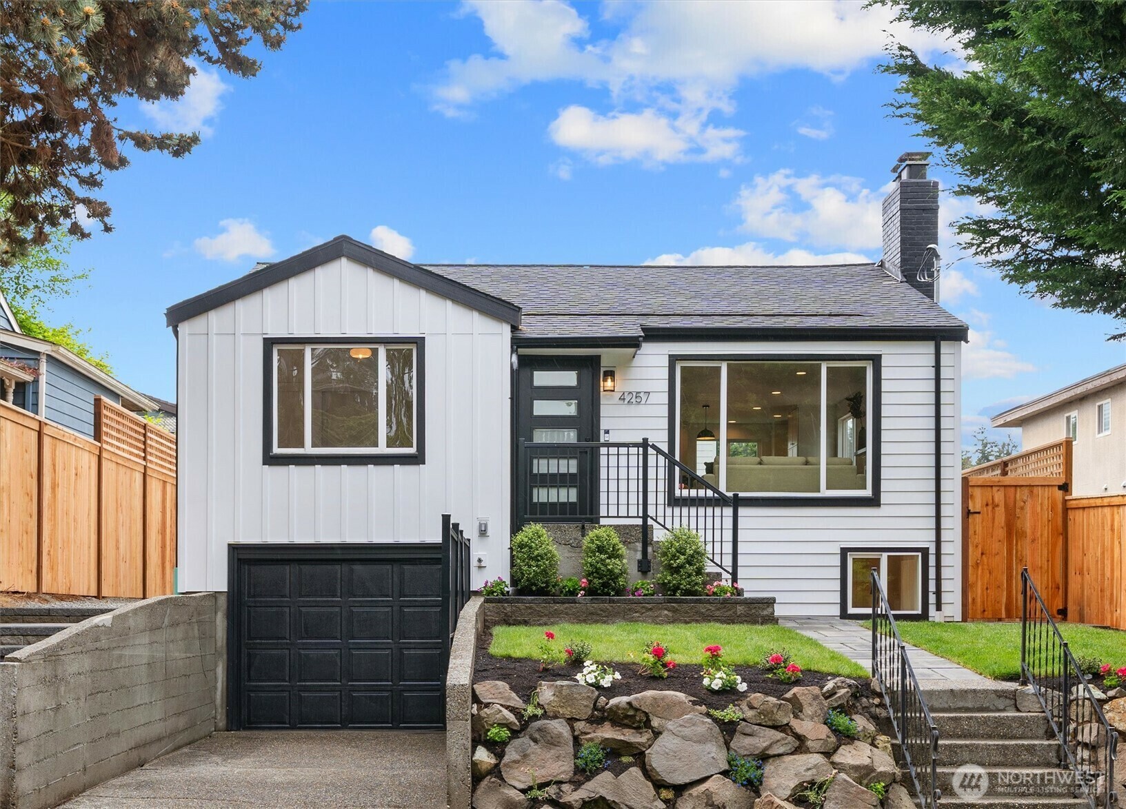 4257  33rd Avenue W  Seattle WA 98199 photo
