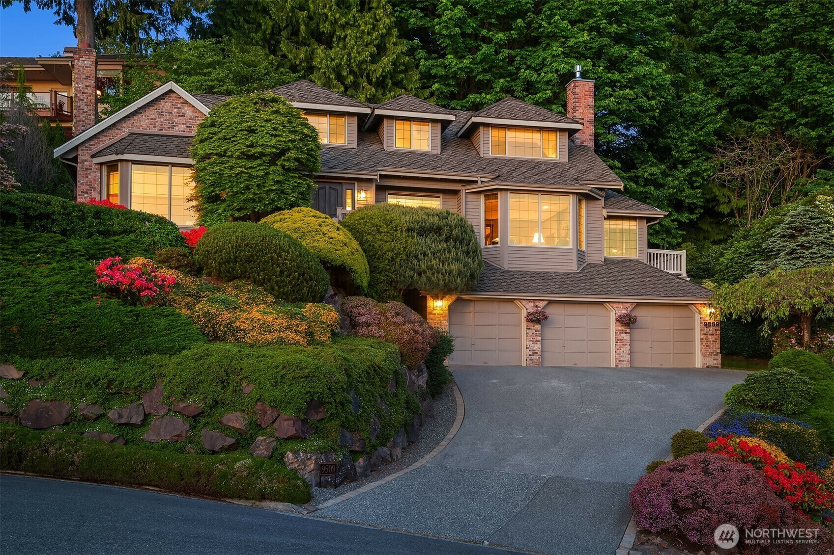 Property Photo: 9509 Forest Dell Drive WA 98020