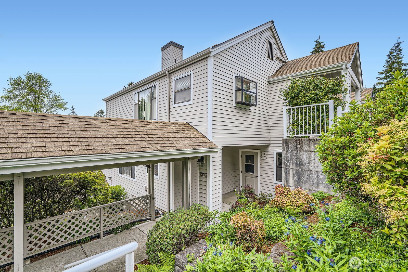 Property Photo: 4105 Providence Point Drive SE WA 98029