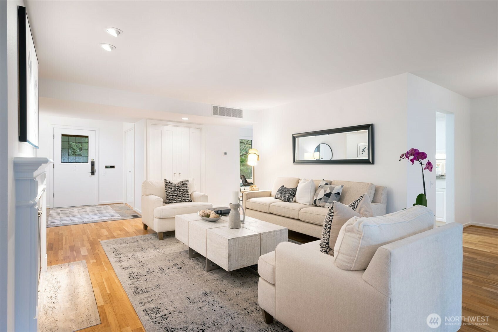 Property Photo: 1606 NE 140th Street N4 WA 98125