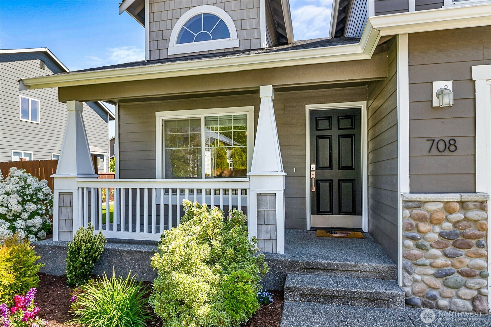 Property Photo: 708 Rosario Place NE WA 98059