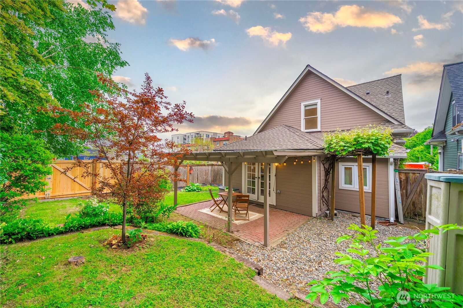 Property Photo:  803 N 2nd Street  WA 98403 