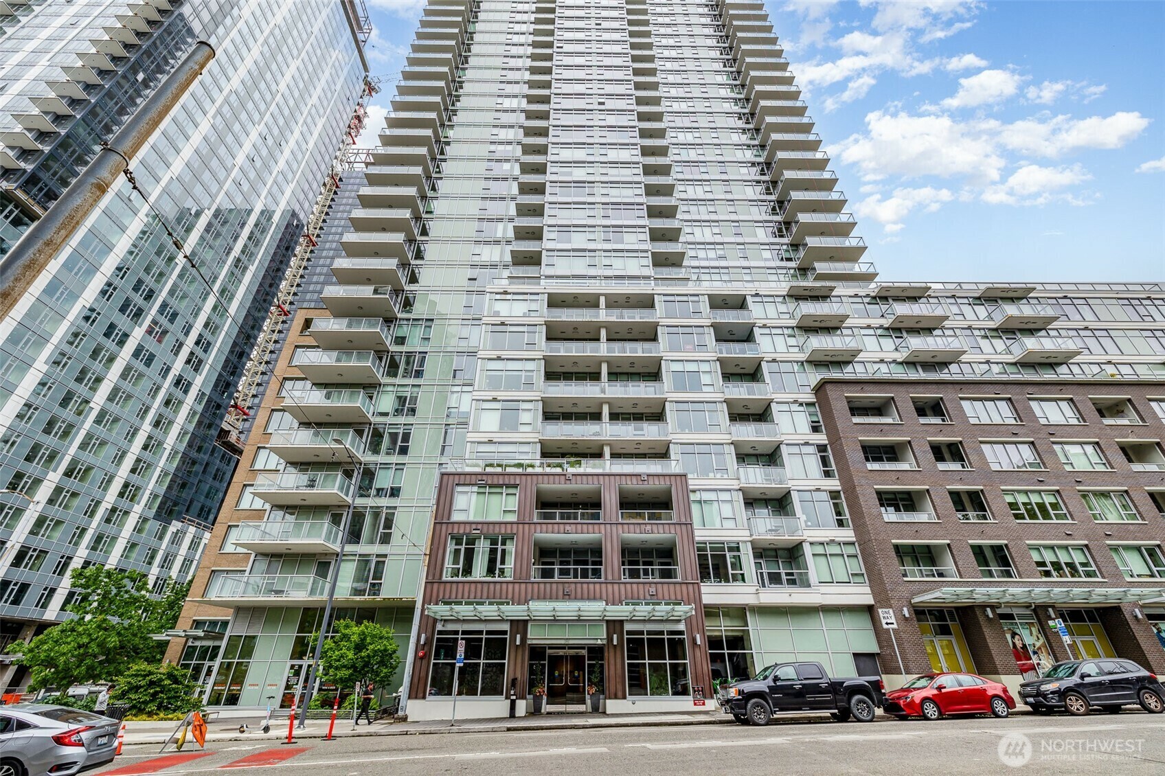 Property Photo: 583 Bell Street 3207N WA 98121