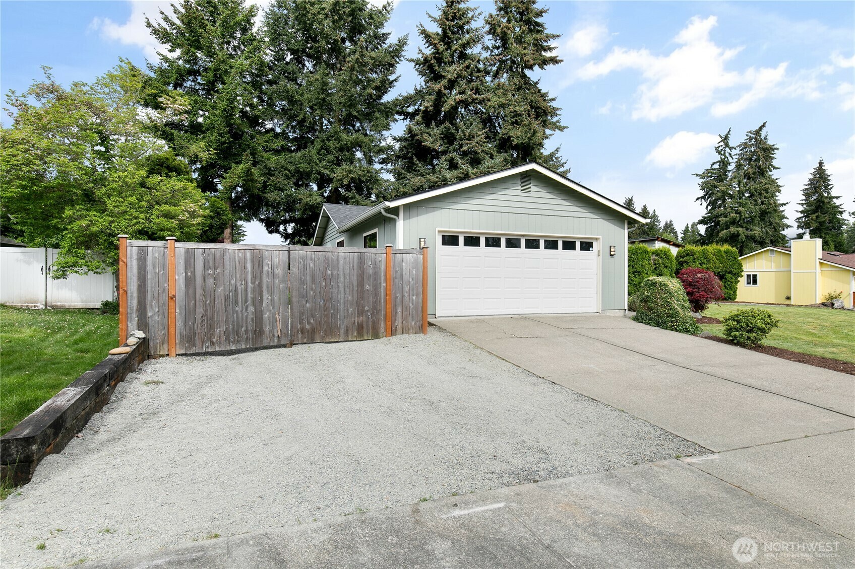 Property Photo: 2810 13th Street SE WA 98374