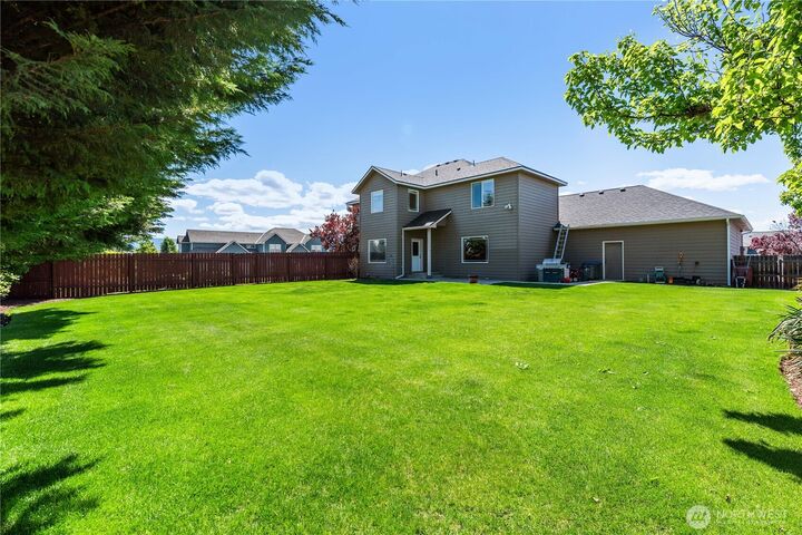 Property Photo:  2149  Inglewood Drive  WA 98802 