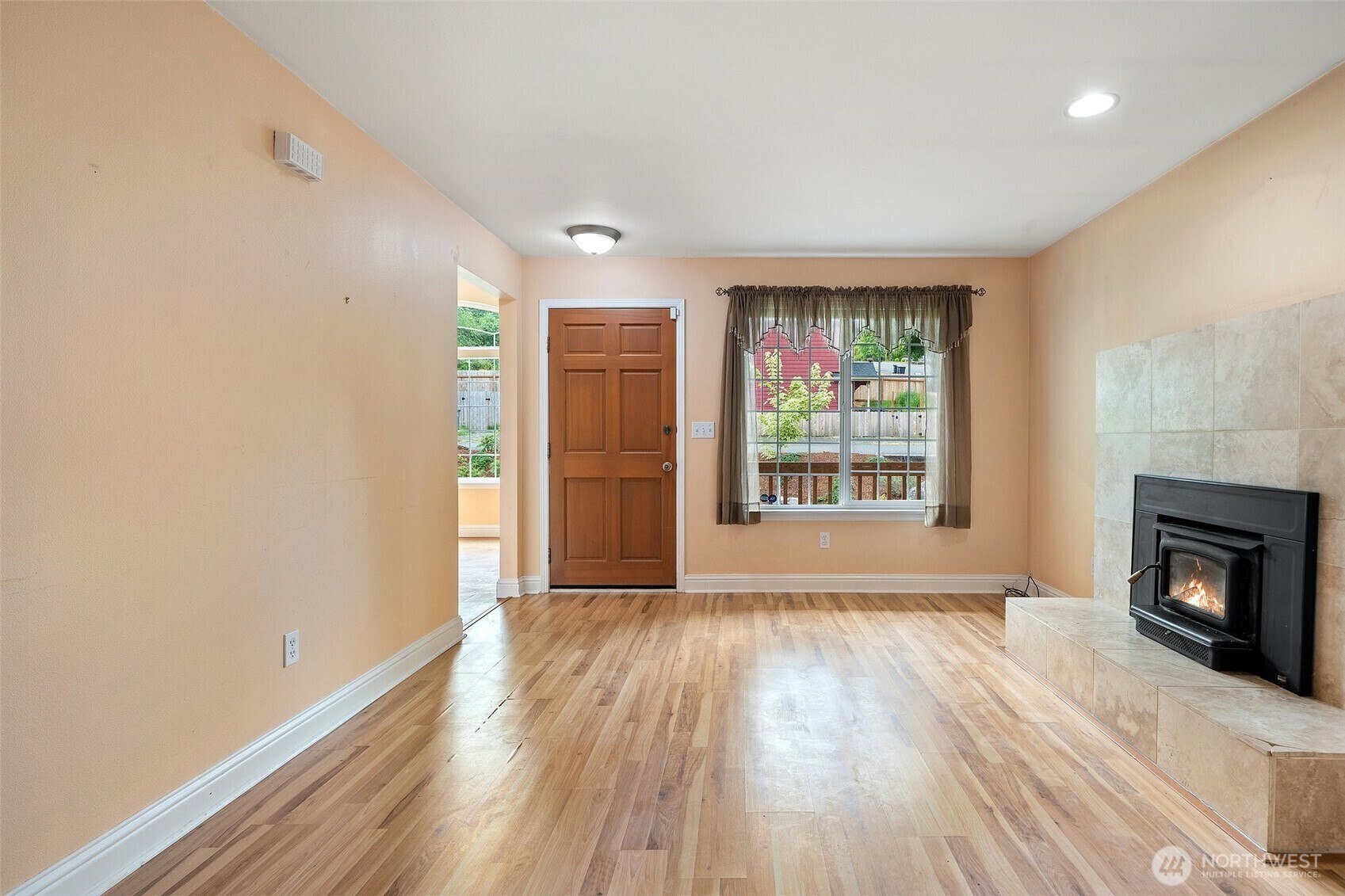 Property Photo: 916 S 10th Street WA 98584