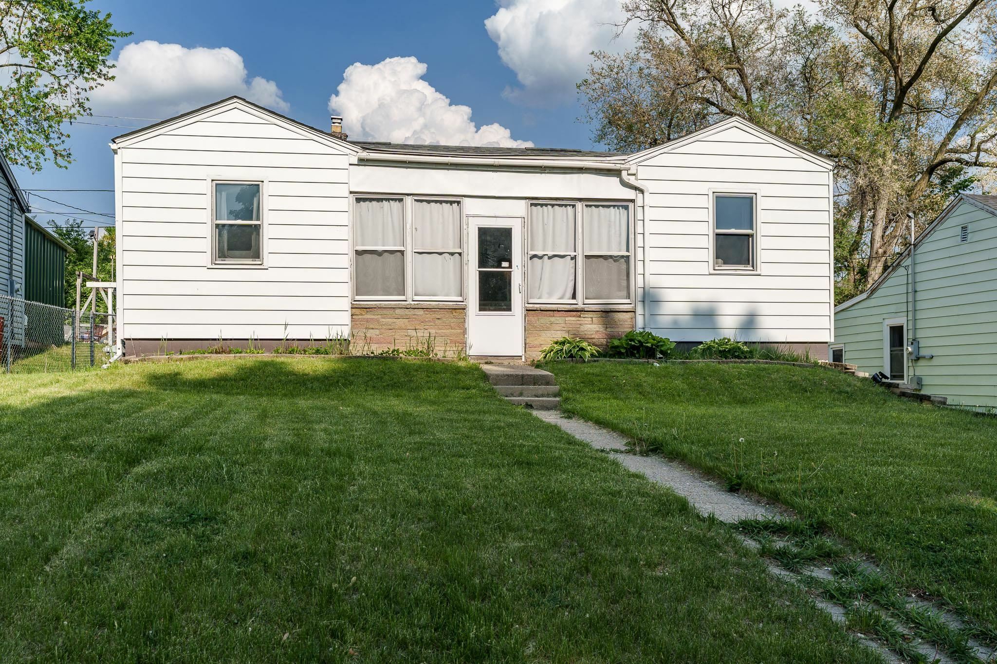 Property Photo: 3110 Horton Street IL 61109