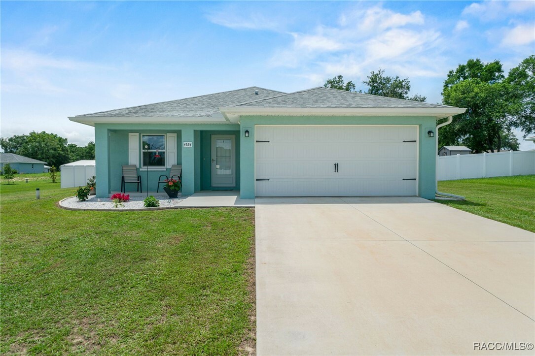 Property Photo: 4524 E Ravenna Street FL 34453