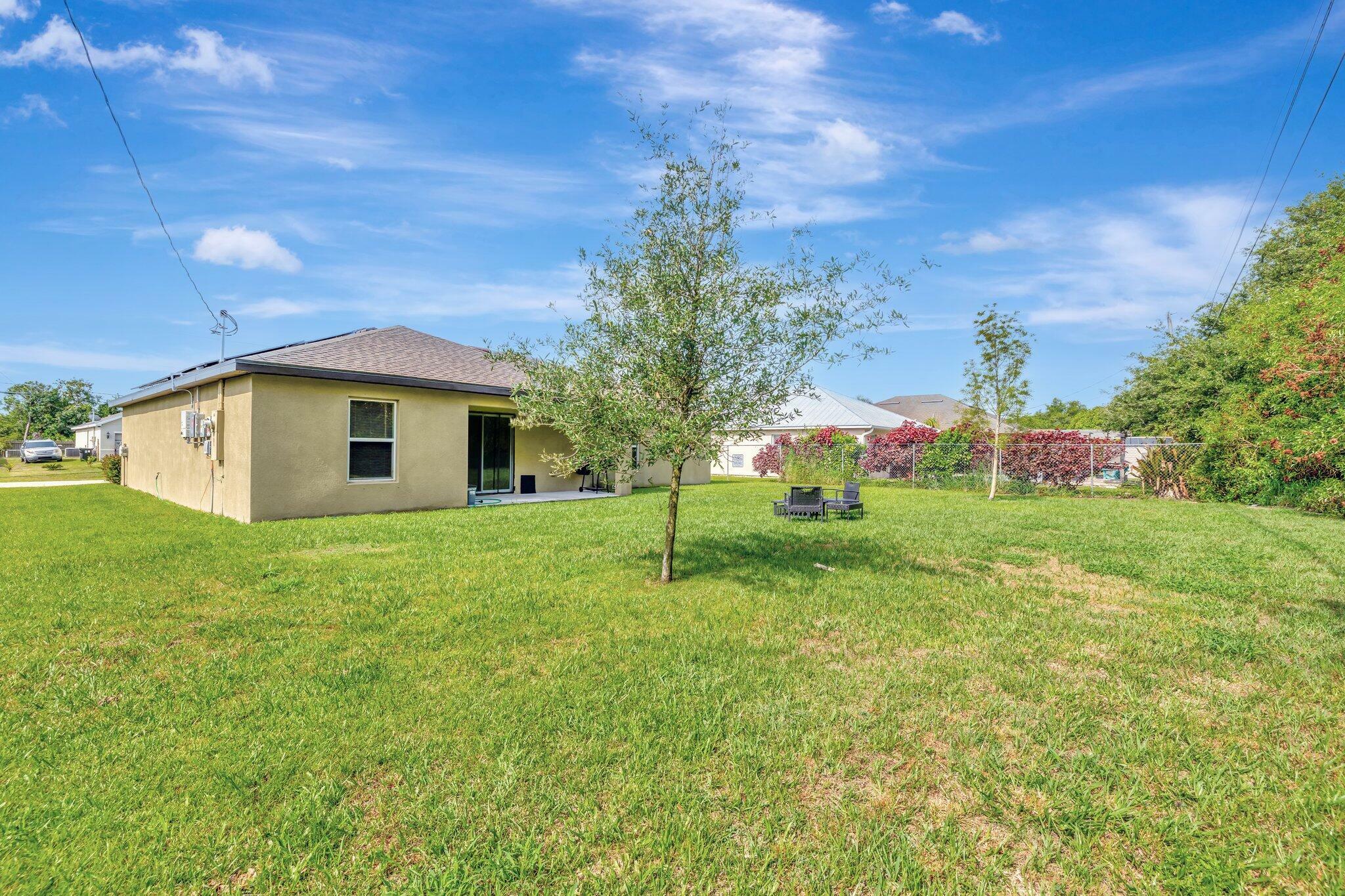 Property Photo: 115 SW South Wakefield Circle FL 34953