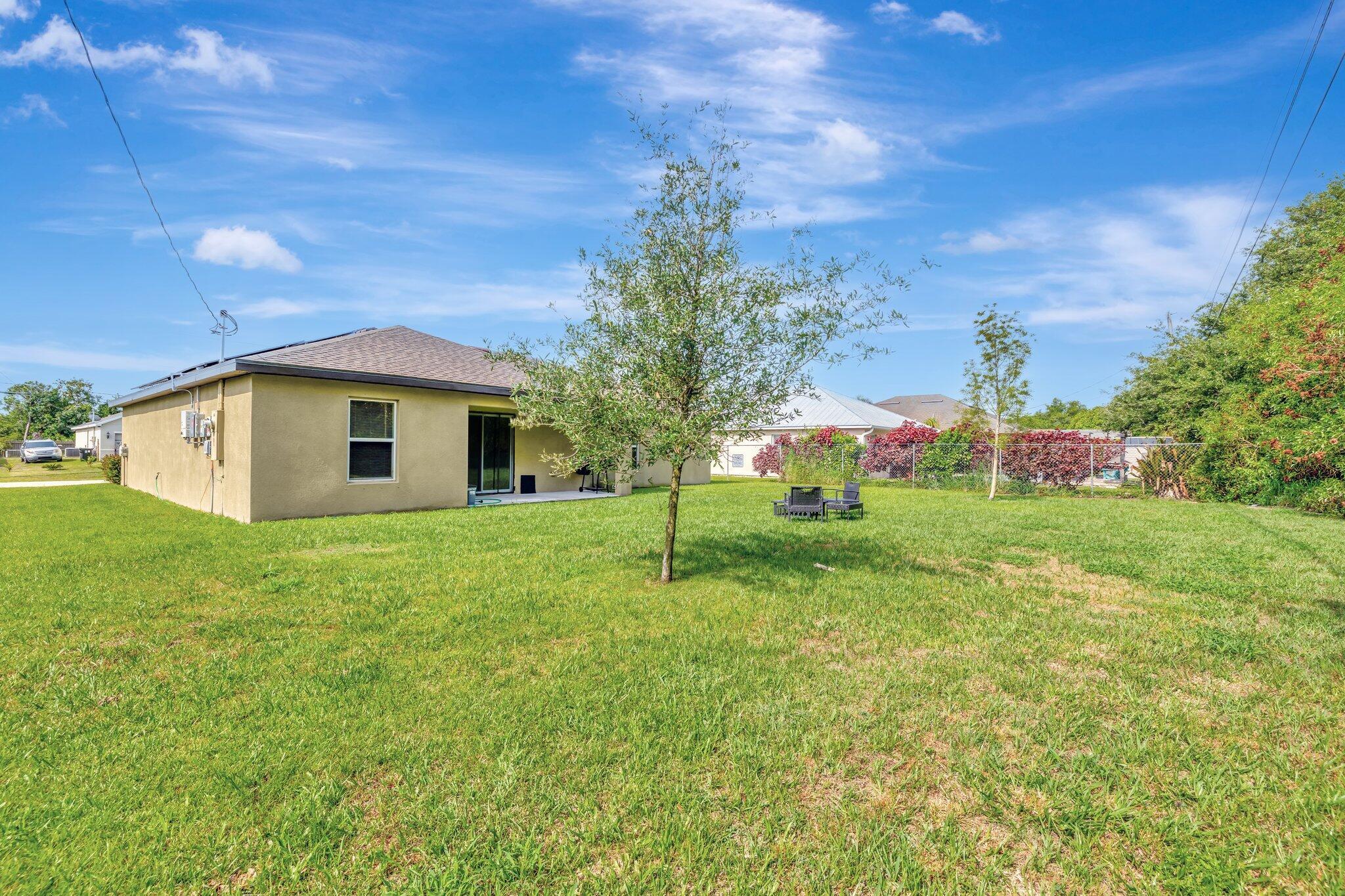 Property Photo: 115 SW South Wakefield Circle FL 34953