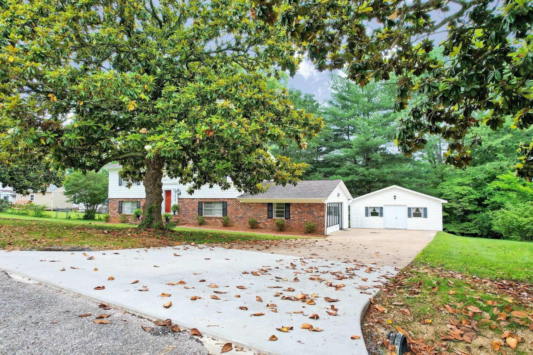 Property Photo: 3743 Springdale Drive NE TN 37312