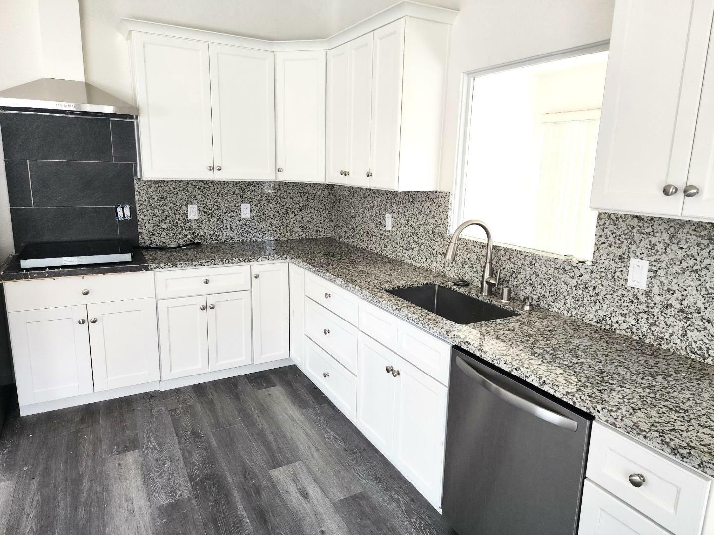 Property Photo: 134 Cypress A Upstairs CA 94061