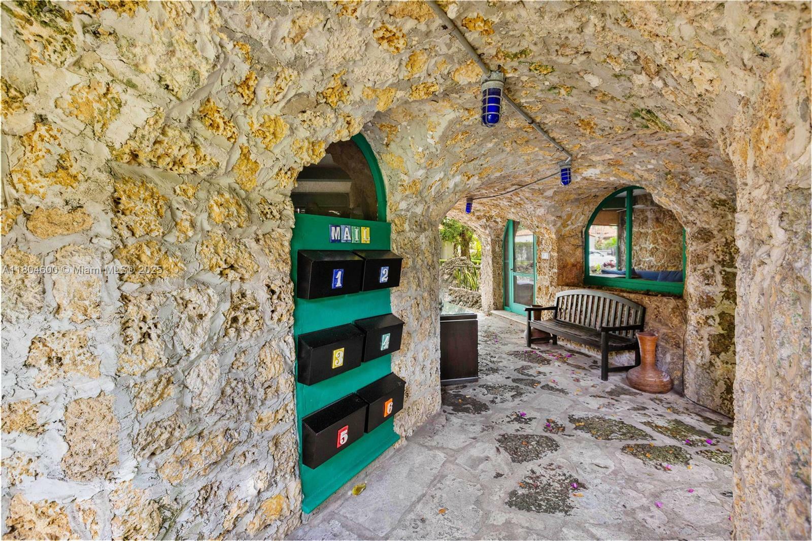 Property Photo: 1301 Milan Ave Villa # 2 FL 33134