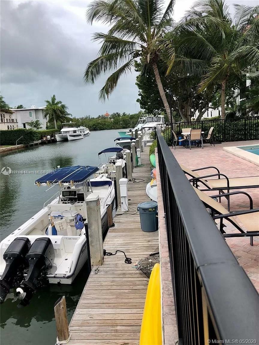 Property Photo: 6855 Edgewater Dr 1cs FL 33133