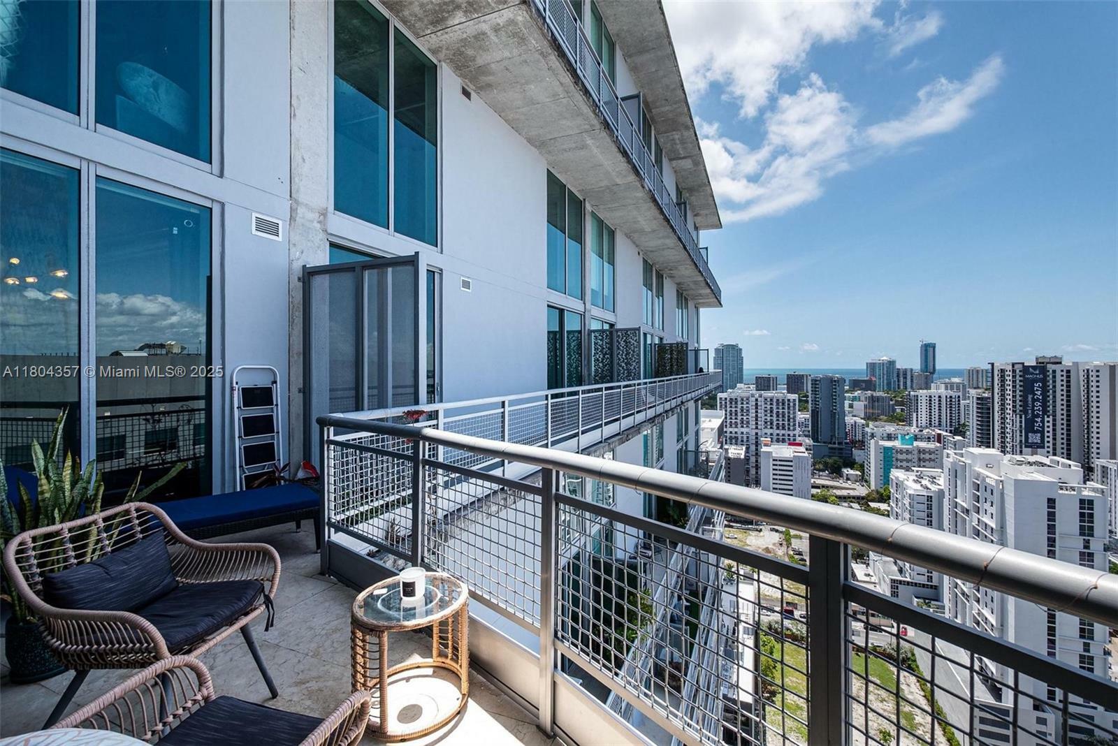 Property Photo: 690 SW 1st Ct Phi26 FL 33130