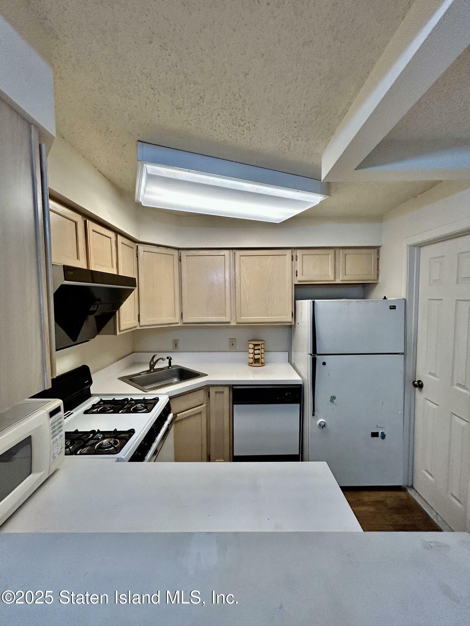 Property Photo: 71 Emily Lane NY 10312