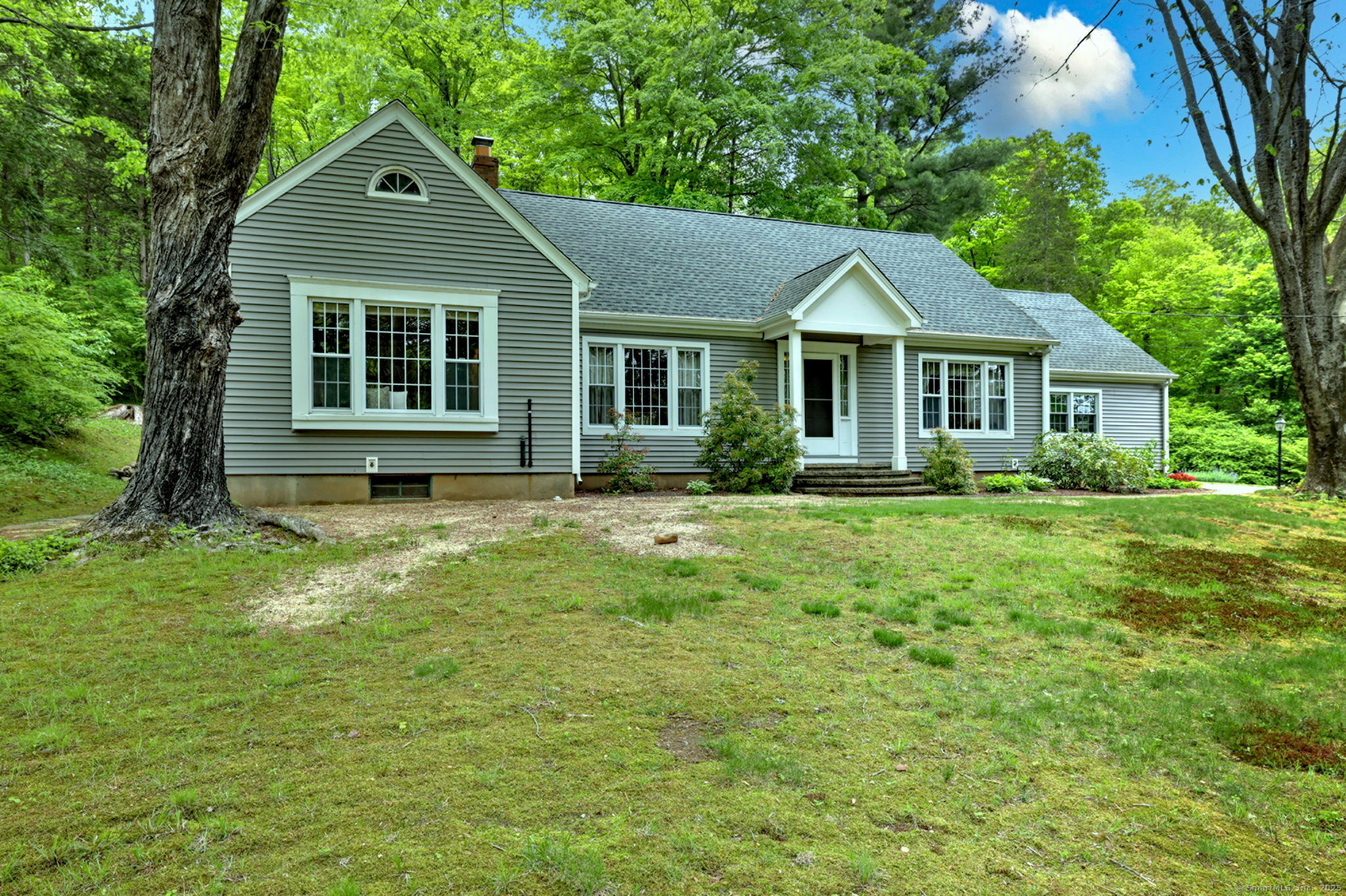Property Photo: 980 Mount Carmel Avenue CT 06518