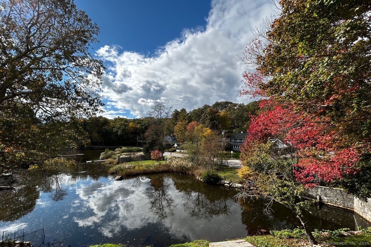 Property Photo:  276 Niantic River Road  CT 06385 