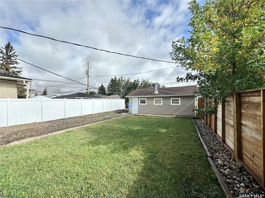 Photo de la propriété: 2125 Fleury Street SK S4N 2M3