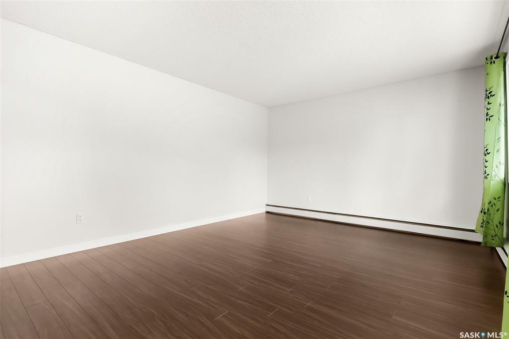Photo de la propriété: 230 Broadway Avenue E 4 SK S4N 0Z9