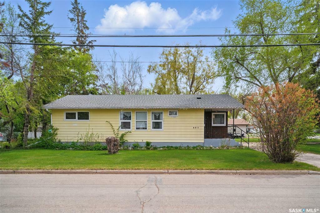 Property Photo:  6011 5th Street W  SK S0K 2H0 