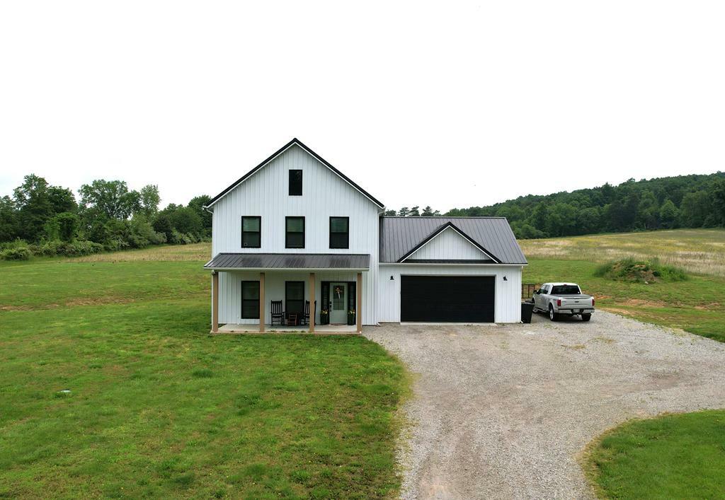 Property Photo: 967 Bobo Road OH 45613