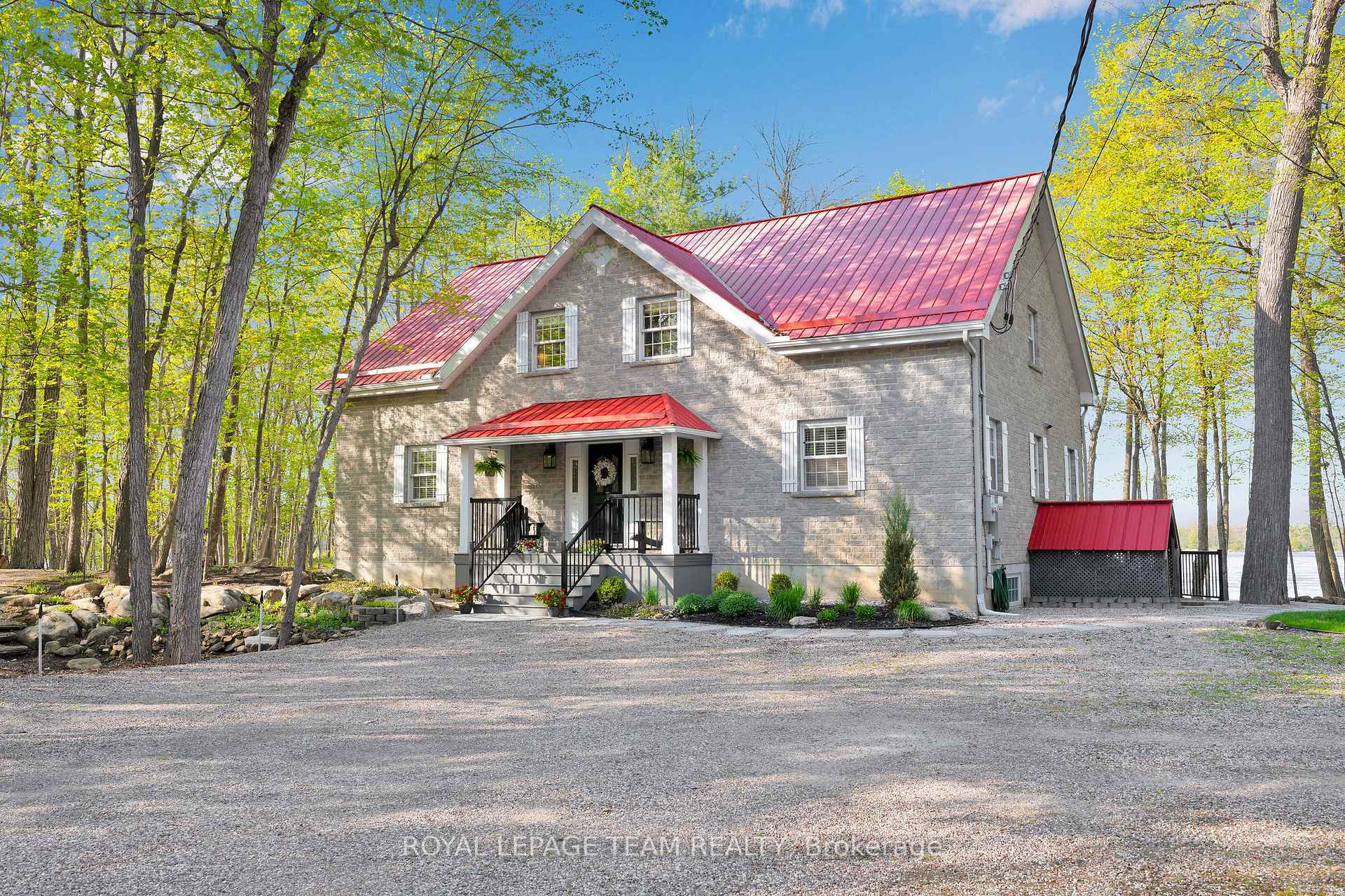 Property Photo: 270 Morris Island Drive ON K7S 3G7