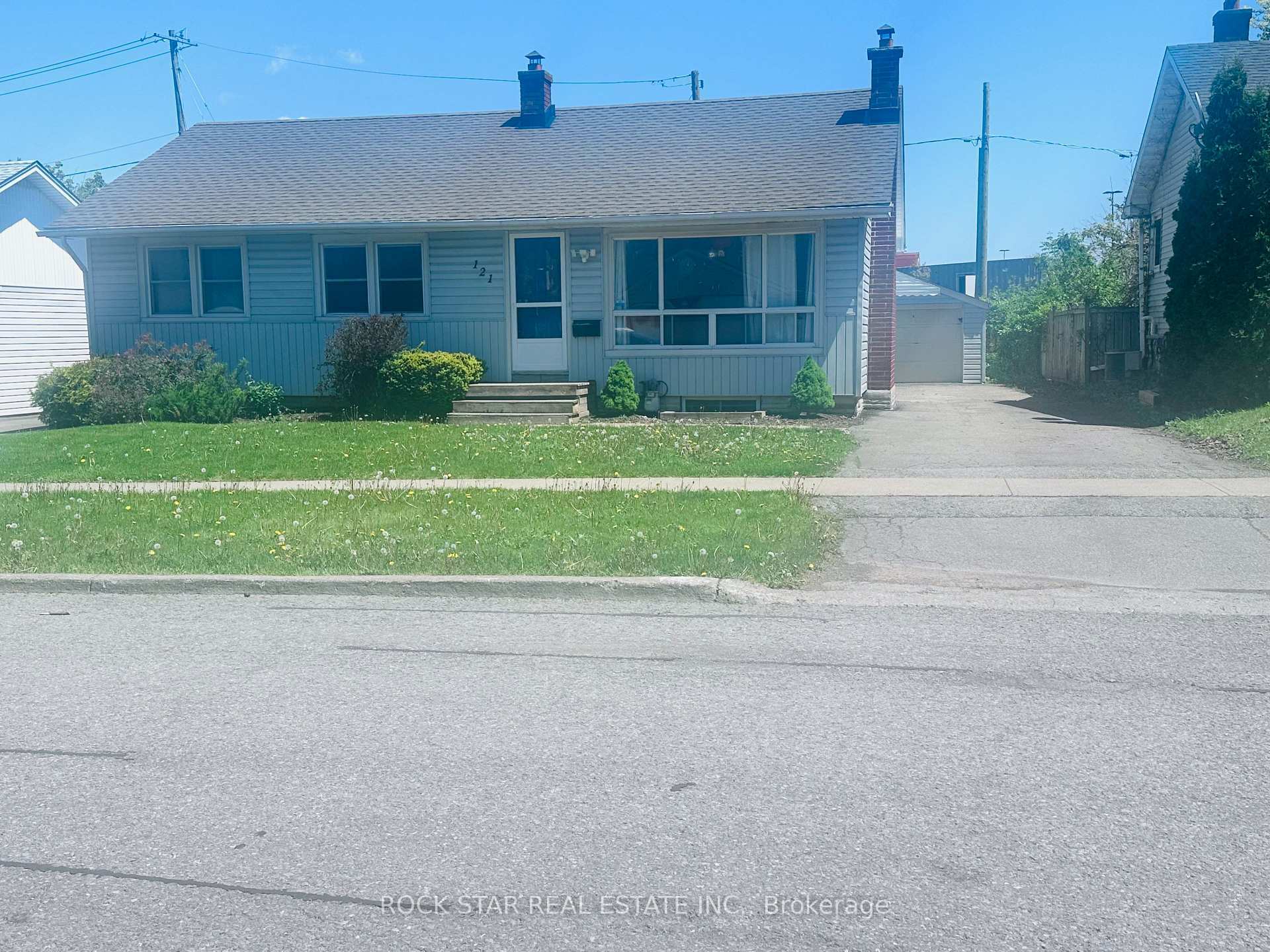 Property Photo: 121 Jacobson Avenue ON L2T 3A6