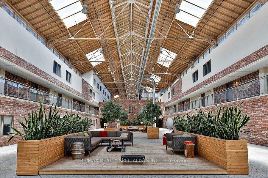 Photo de la propriété: 1100 Lansdowne Avenue 201 ON M6H 4K1