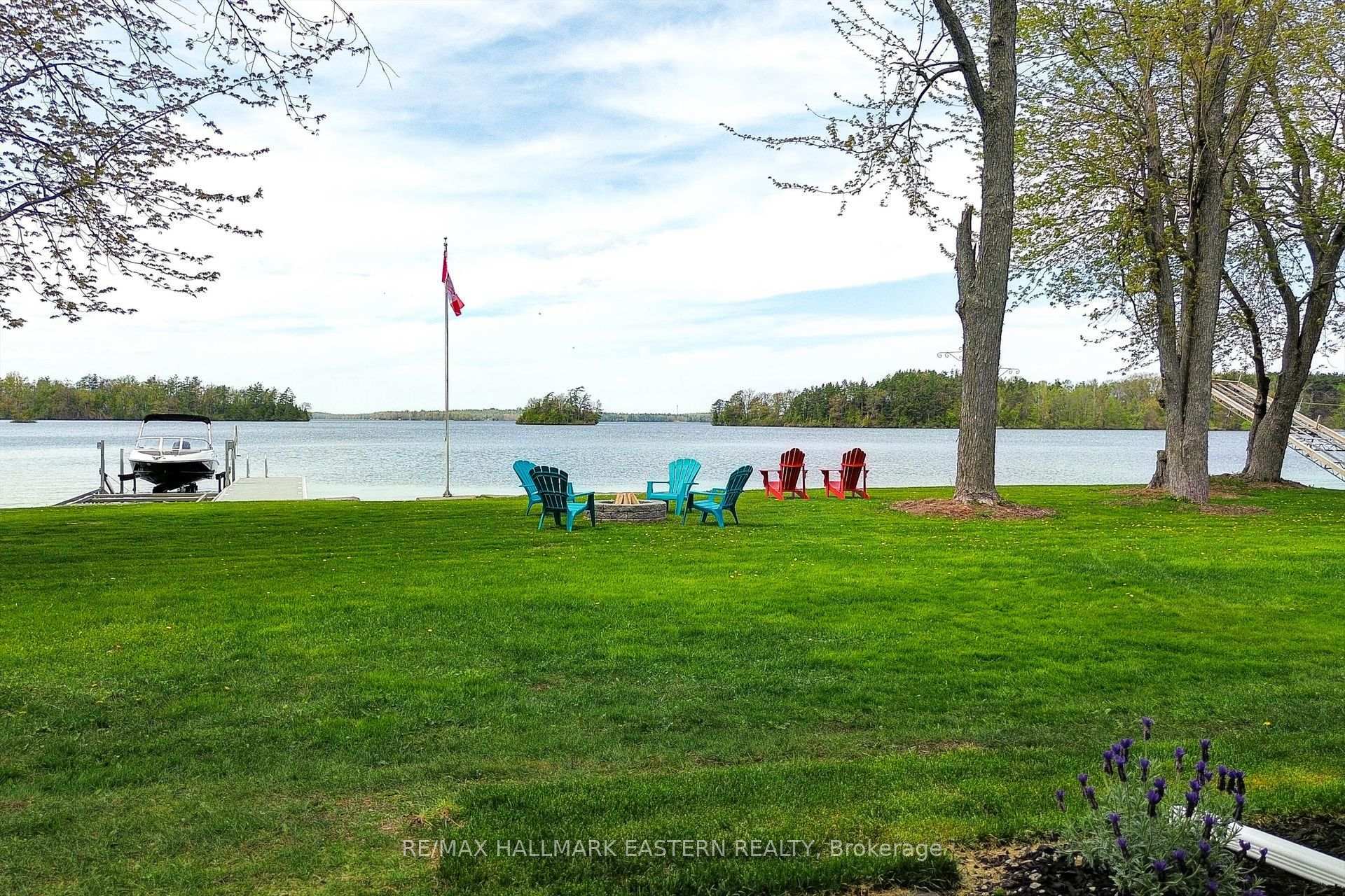 Property Photo: 81 Lakeshore Boulevard ON K0L 1T0