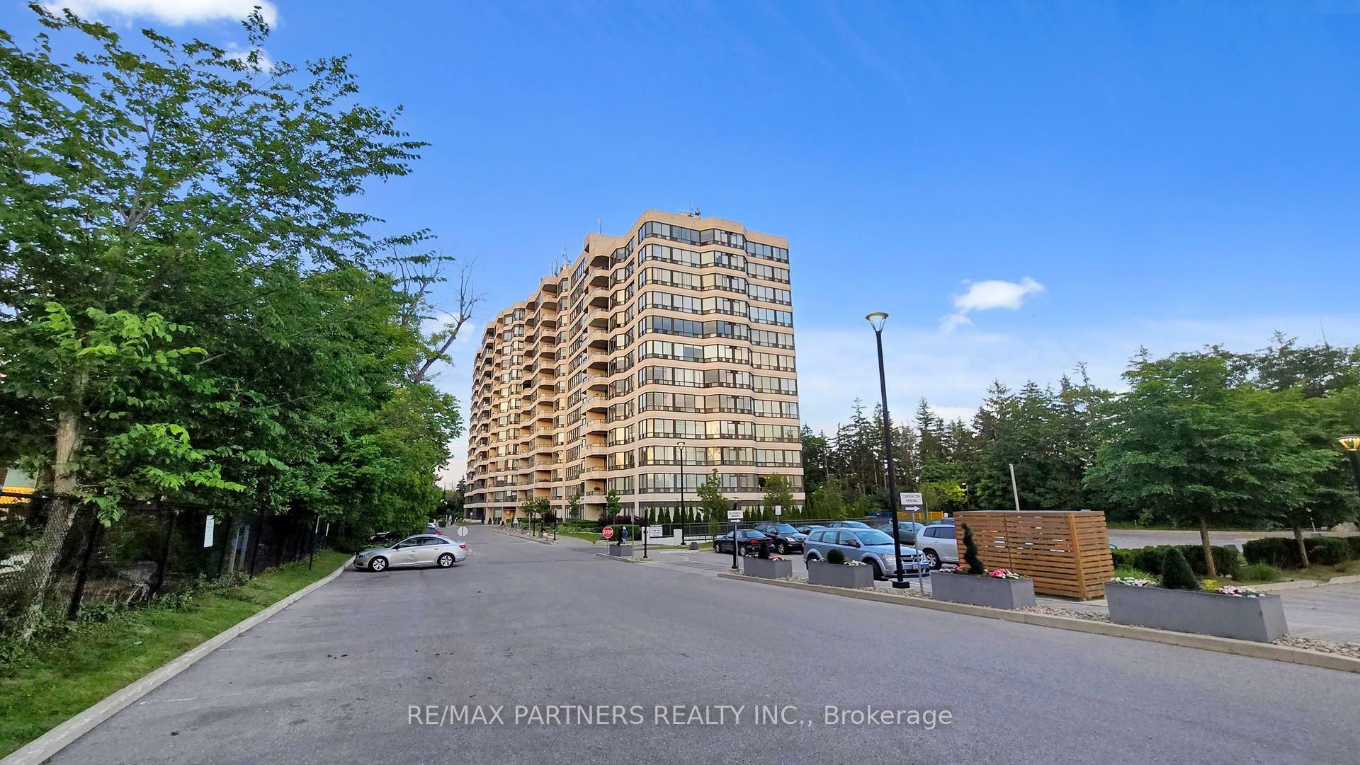 Property Photo: 8501 Bayview Avenue 907 ON L4B 3J7