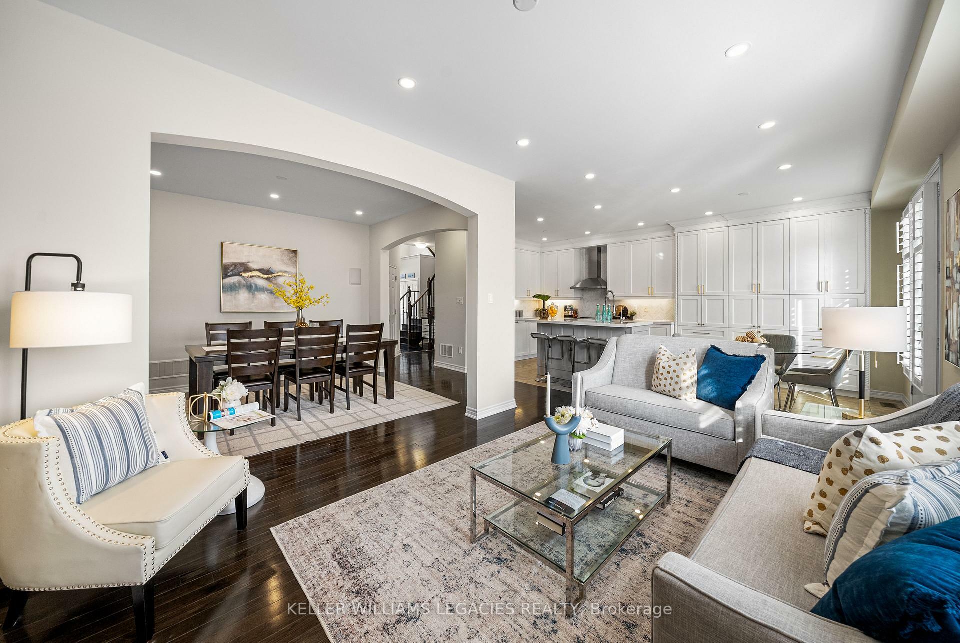 Property Photo: 17 Mansard Drive ON L4E 0L8