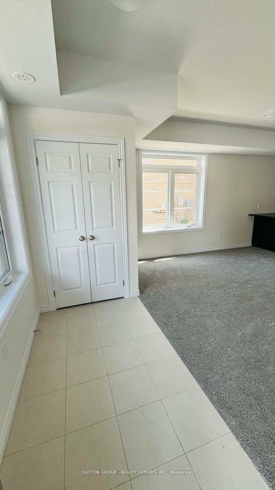 Property Photo: 24 Lomond Lane ON N2R 1R7
